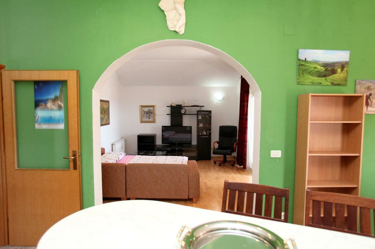 Apartman Dinka 特罗吉尔 外观 照片