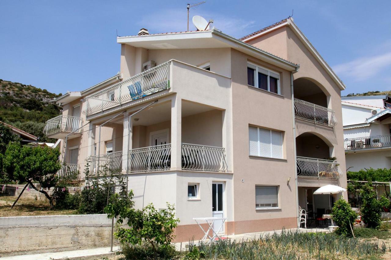 Apartman Dinka 特罗吉尔 外观 照片